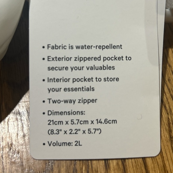 NEW- Lululemon Everywhere Belt Bag (large 2L) WHITE - Picture 5 of 9